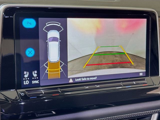 Used 2025 Volkswagen Atlas SE FWD image 12