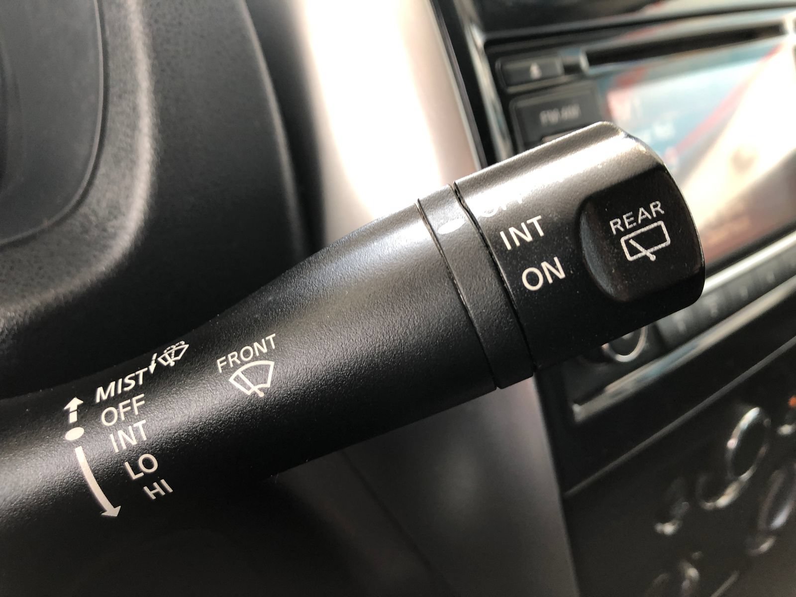 Used 2017 Nissan Versa Note SV FWD image 24