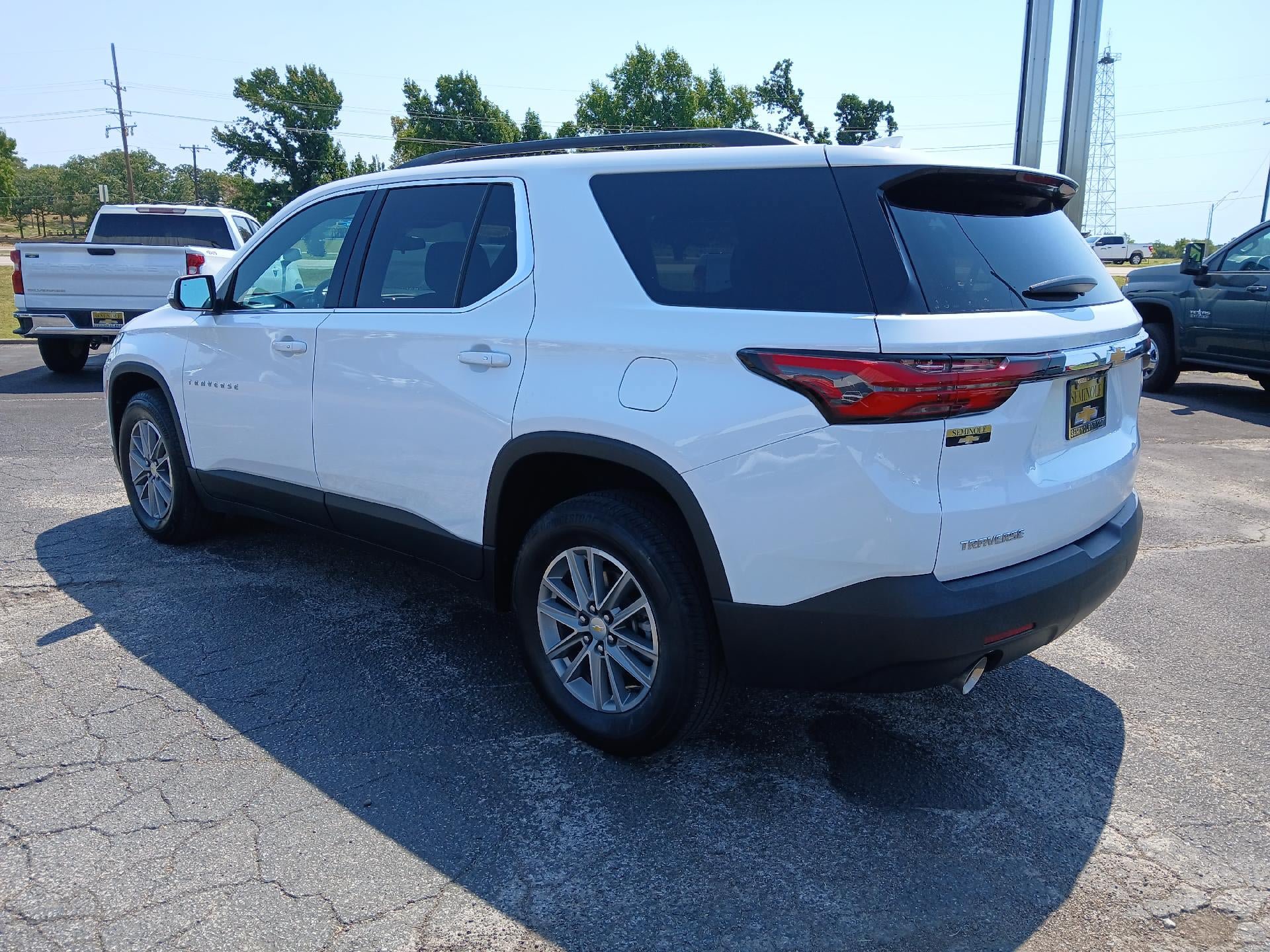 Used 2023 Chevrolet Traverse LT FWD image 4