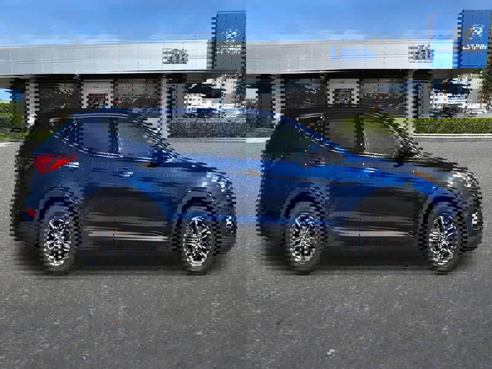 Used 2017 Hyundai Santa Fe Sport image 9