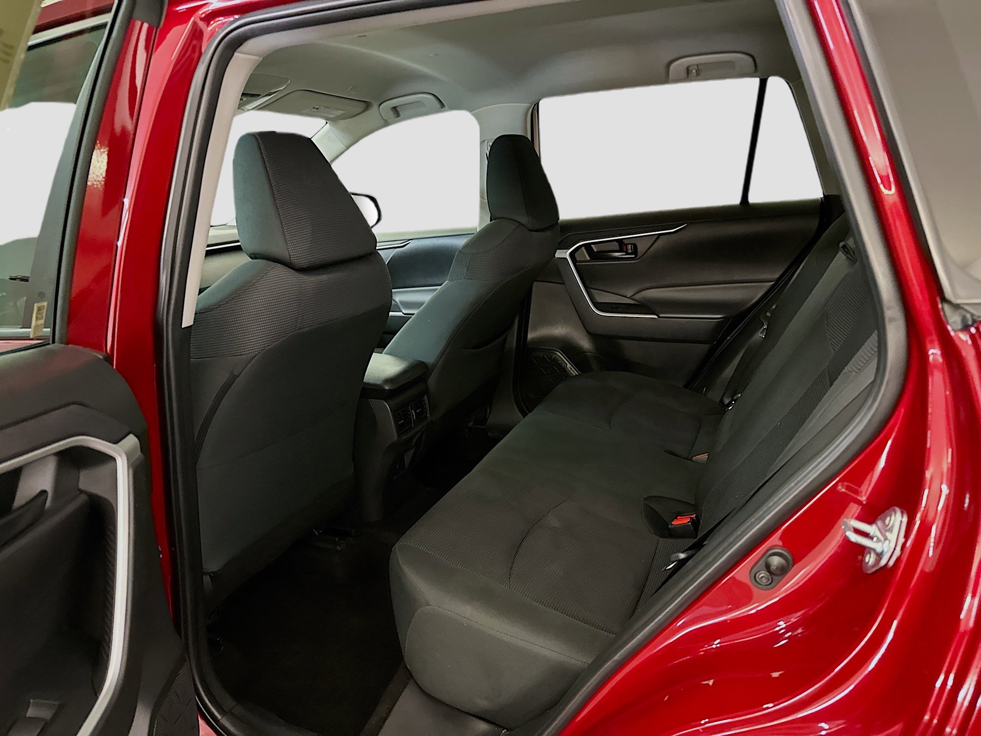 Used 2024 Toyota RAV4 LE image 29