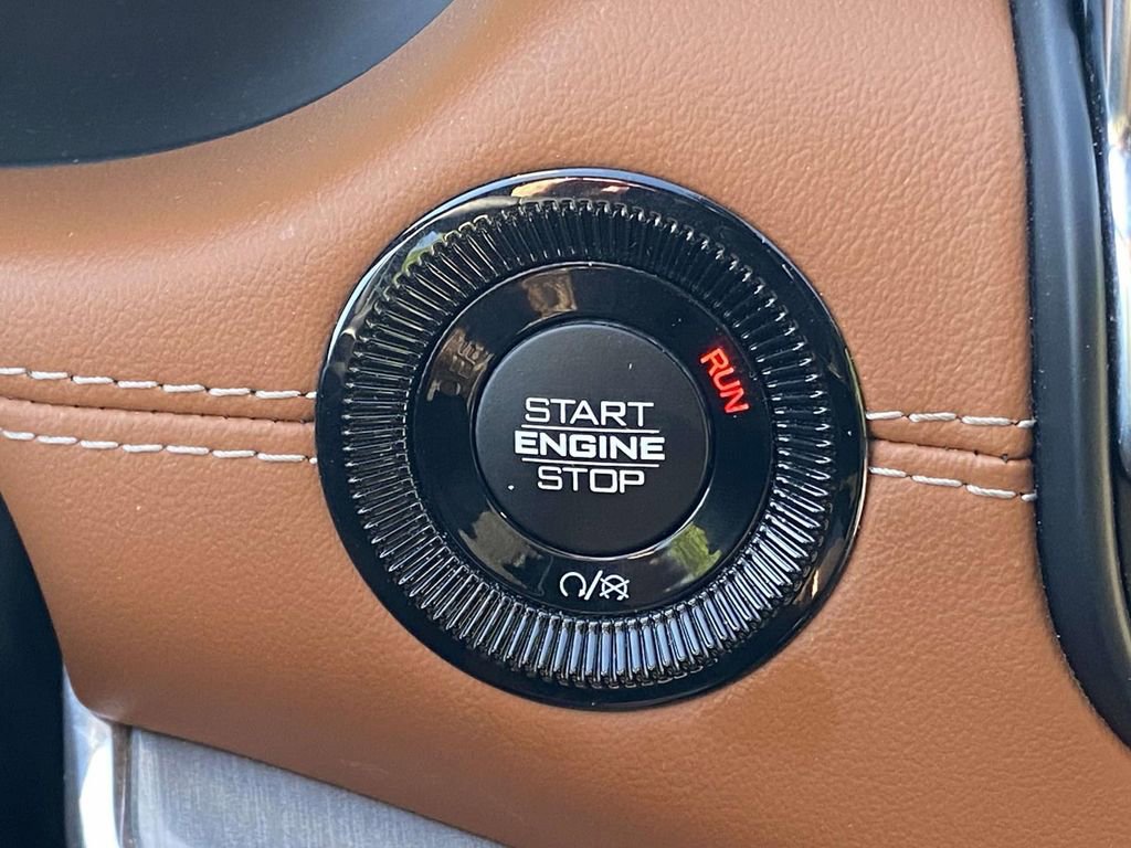 Used 2024 Jeep Compass Limited image 23