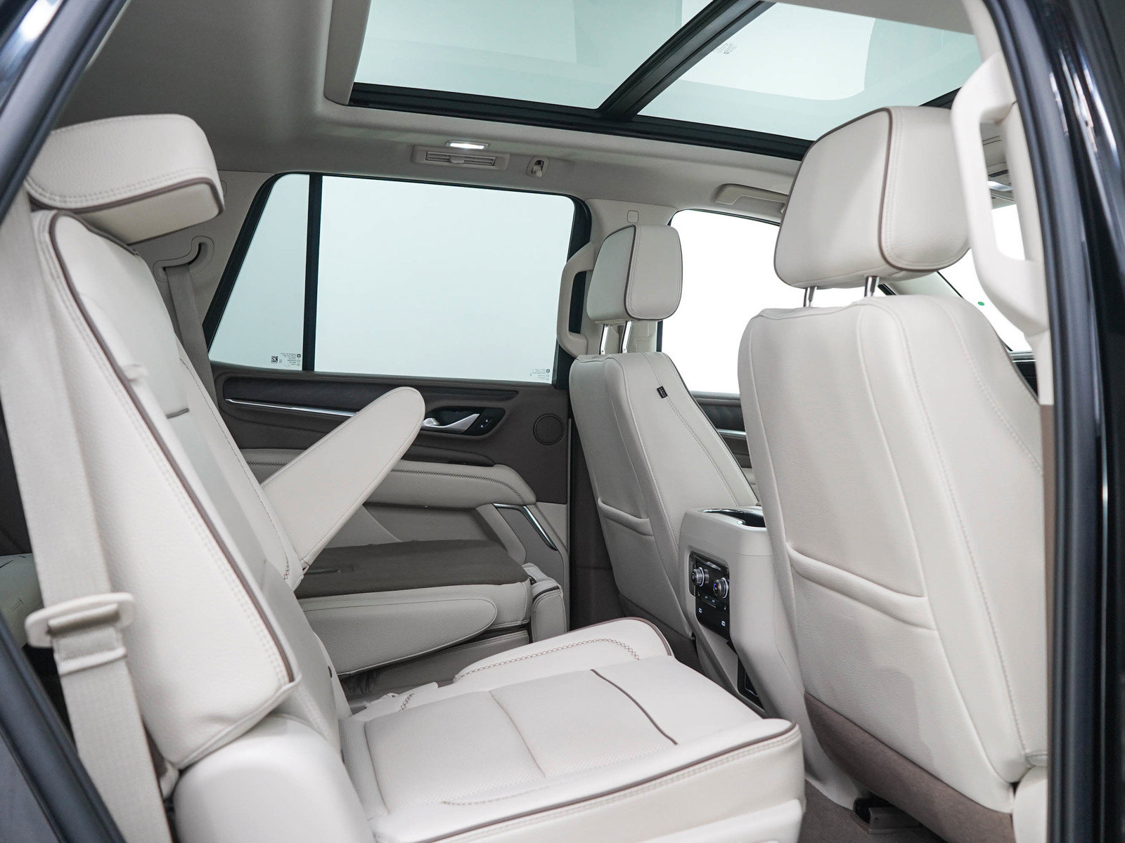 Used 2022 GMC Yukon Denali AWD/4WD image 14