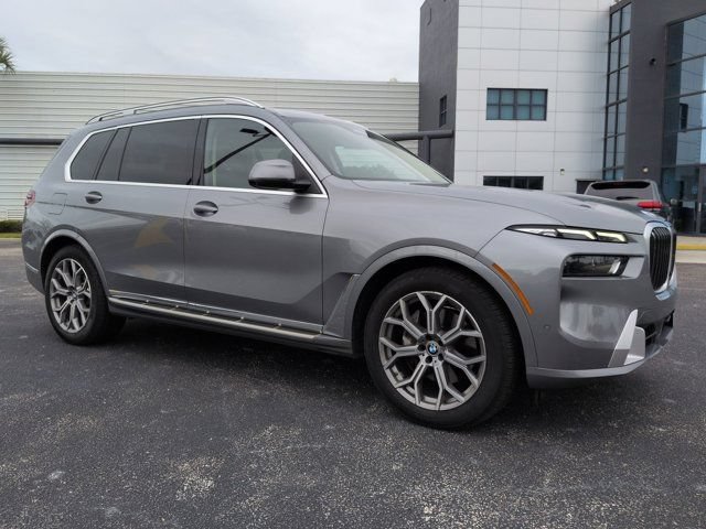 Used 2024 BMW X7 xDrive40i AWD/4WD image 2