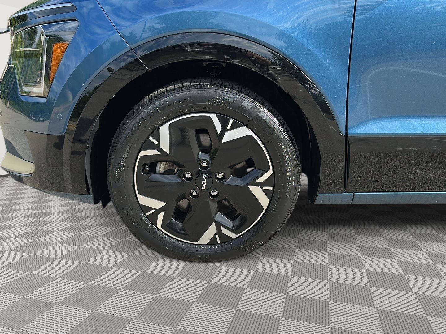 Used 2023 Kia Niro Wave w/ Wave Preserve Package FWD image 9