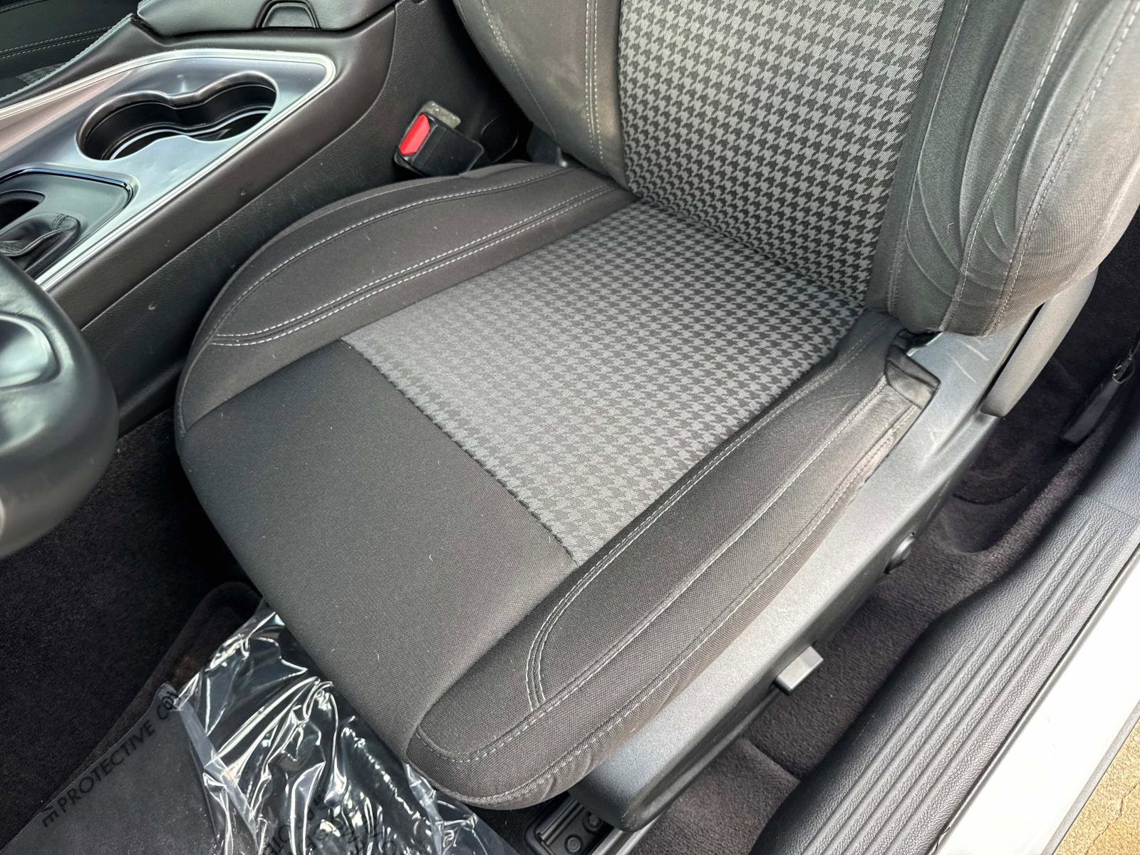 Used 2019 Dodge Challenger SXT image 15