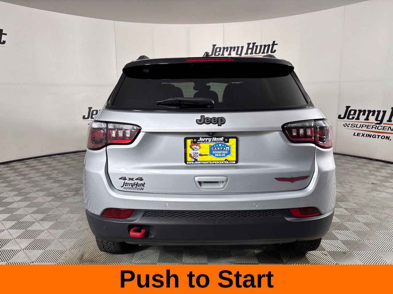 Used 2025 Jeep Compass Trailhawk AWD/4WD image 7