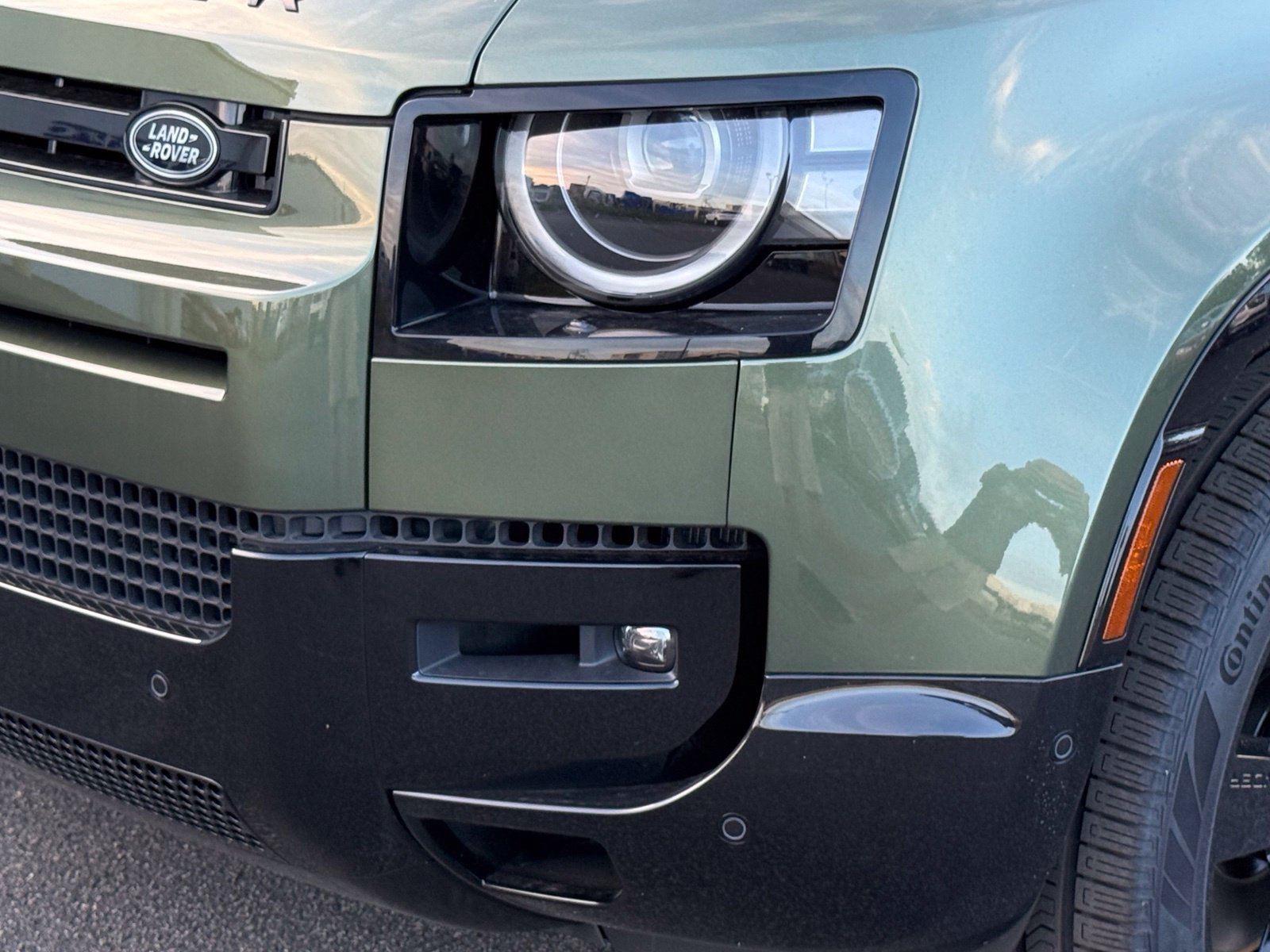 New 2026 Land Rover Defender 110 X-Dynamic SE AWD/4WD image 11