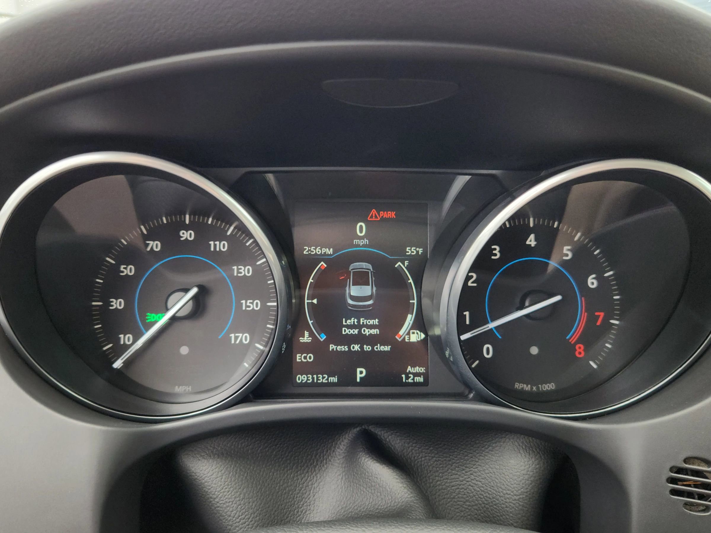 Used 2017 Jaguar F-PACE Premium image 9