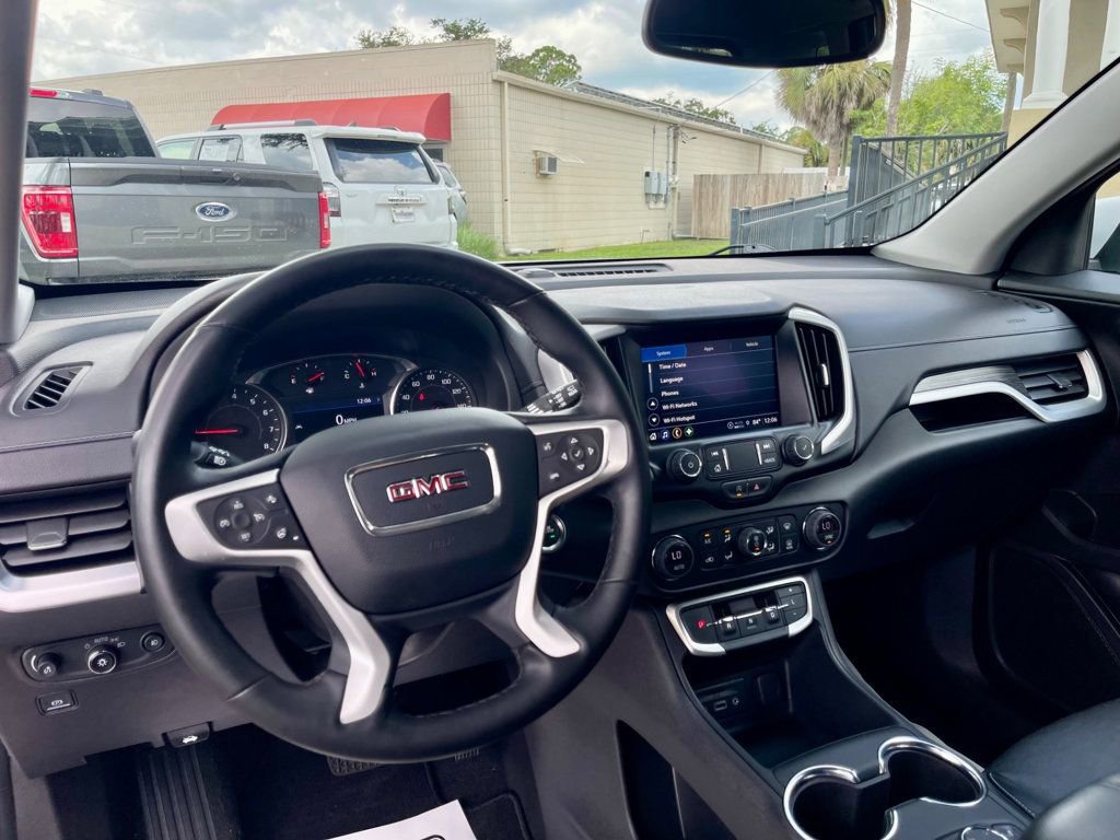 Used 2023 GMC Terrain SLT image 13