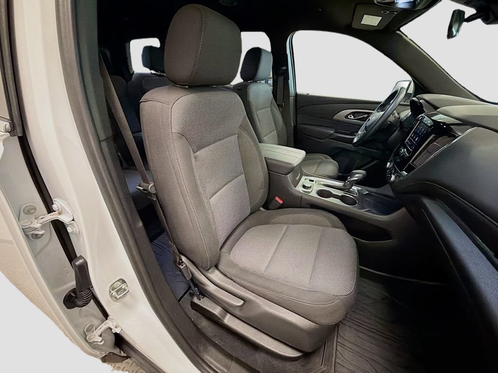 Used 2023 Chevrolet Traverse LT w/ LPO, Floor Liner Package AWD/4WD image 29