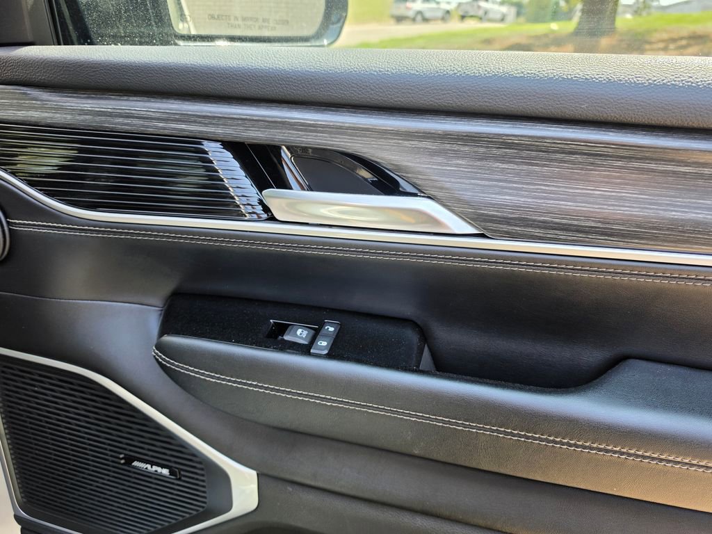 Used 2024 Jeep Wagoneer L Series II image 50