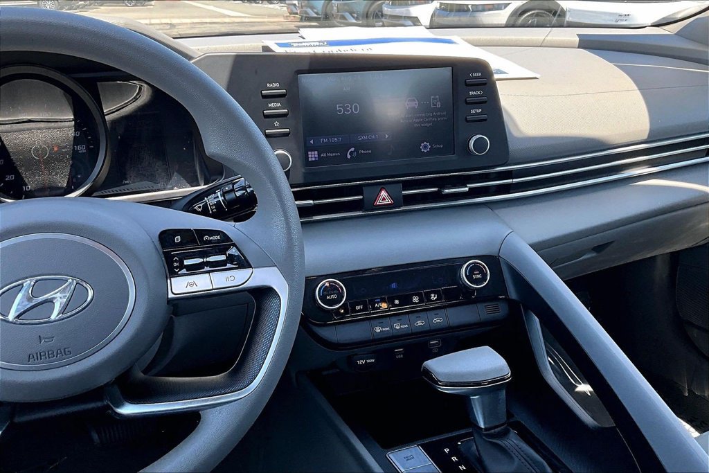 Certified 2022 Hyundai Elantra SEL FWD image 9