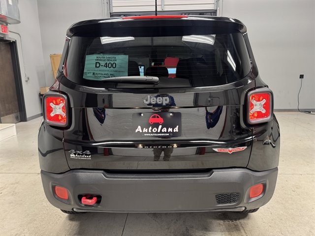 Used 2015 Jeep Renegade Trailhawk AWD/4WD image 6