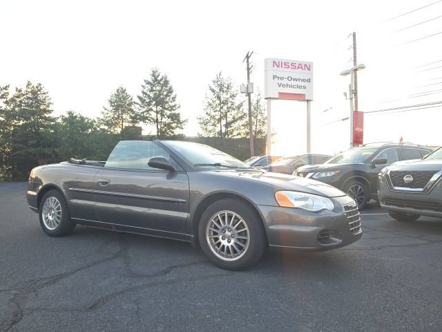 Used 2004 Chrysler Sebring LX FWD image 2