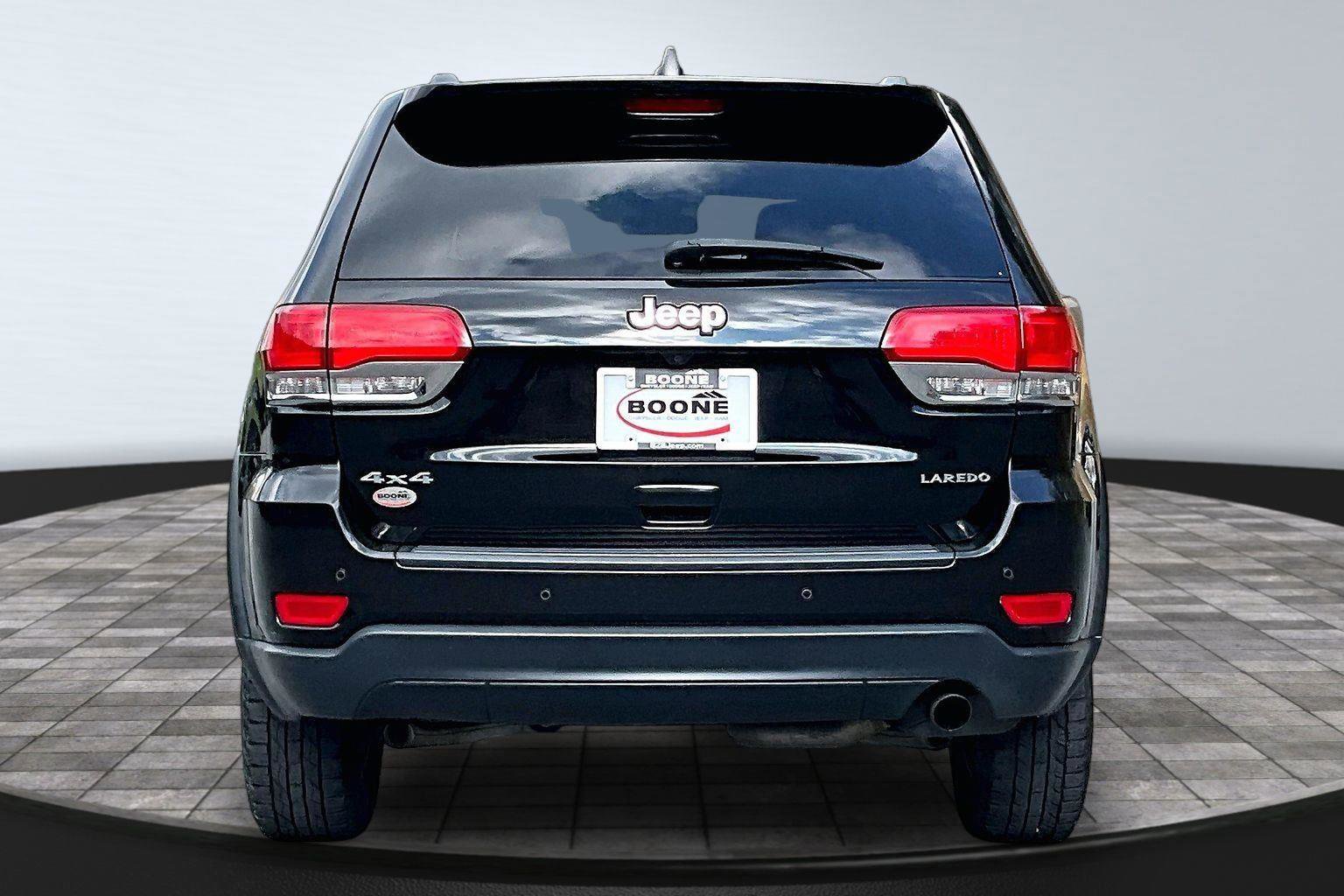 Used 2019 Jeep Grand Cherokee Laredo w/ Security & Convenience Group AWD/4WD image 6