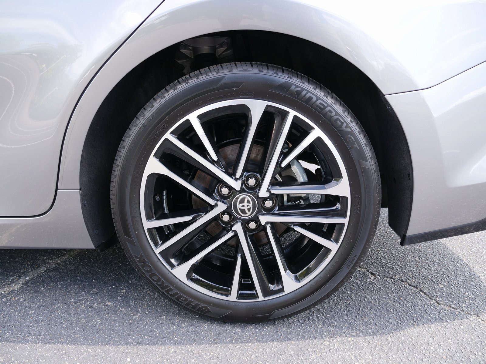 Used 2025 Toyota Camry XLE image 13