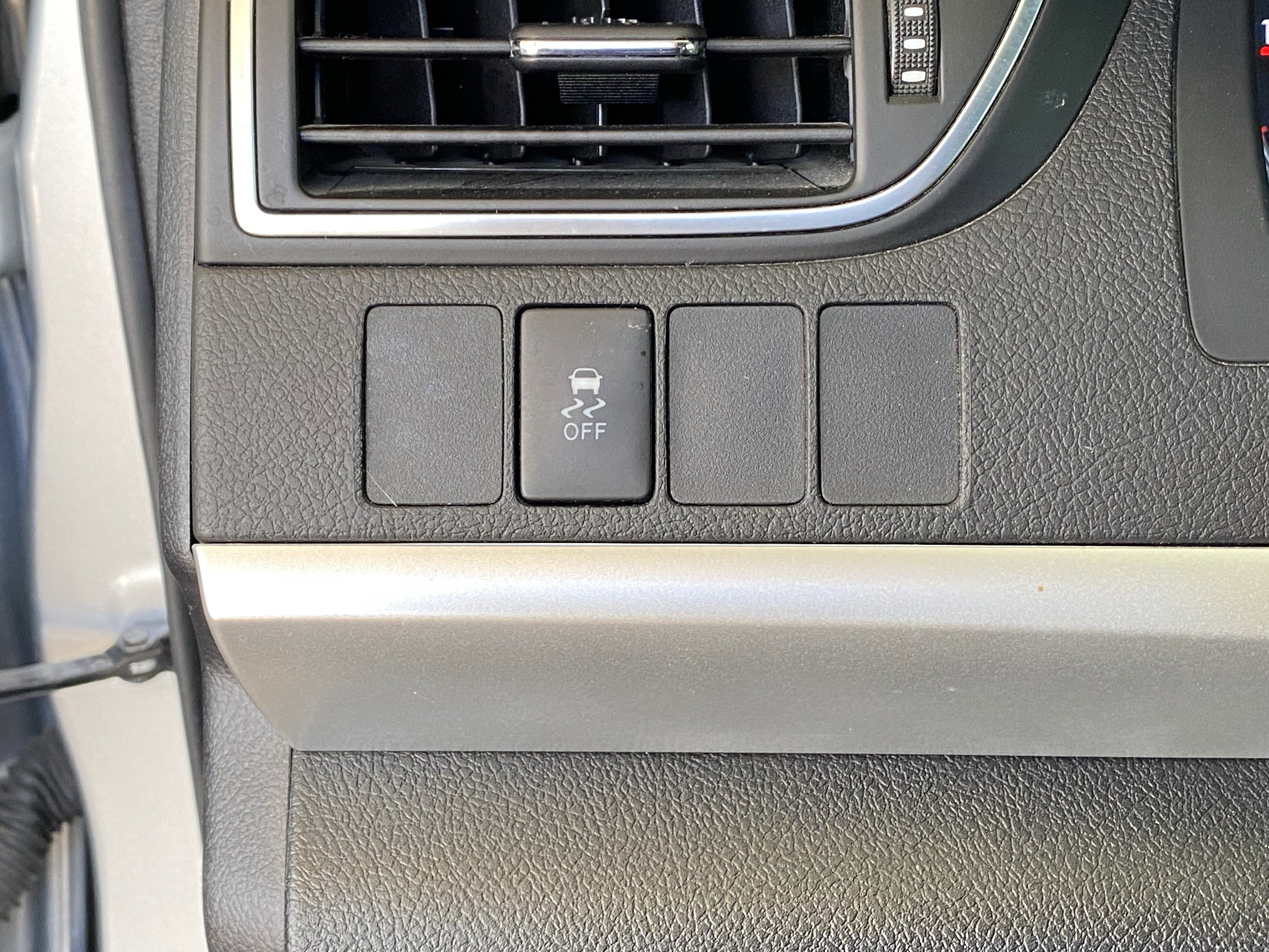 Used 2017 Toyota Camry SE FWD image 27