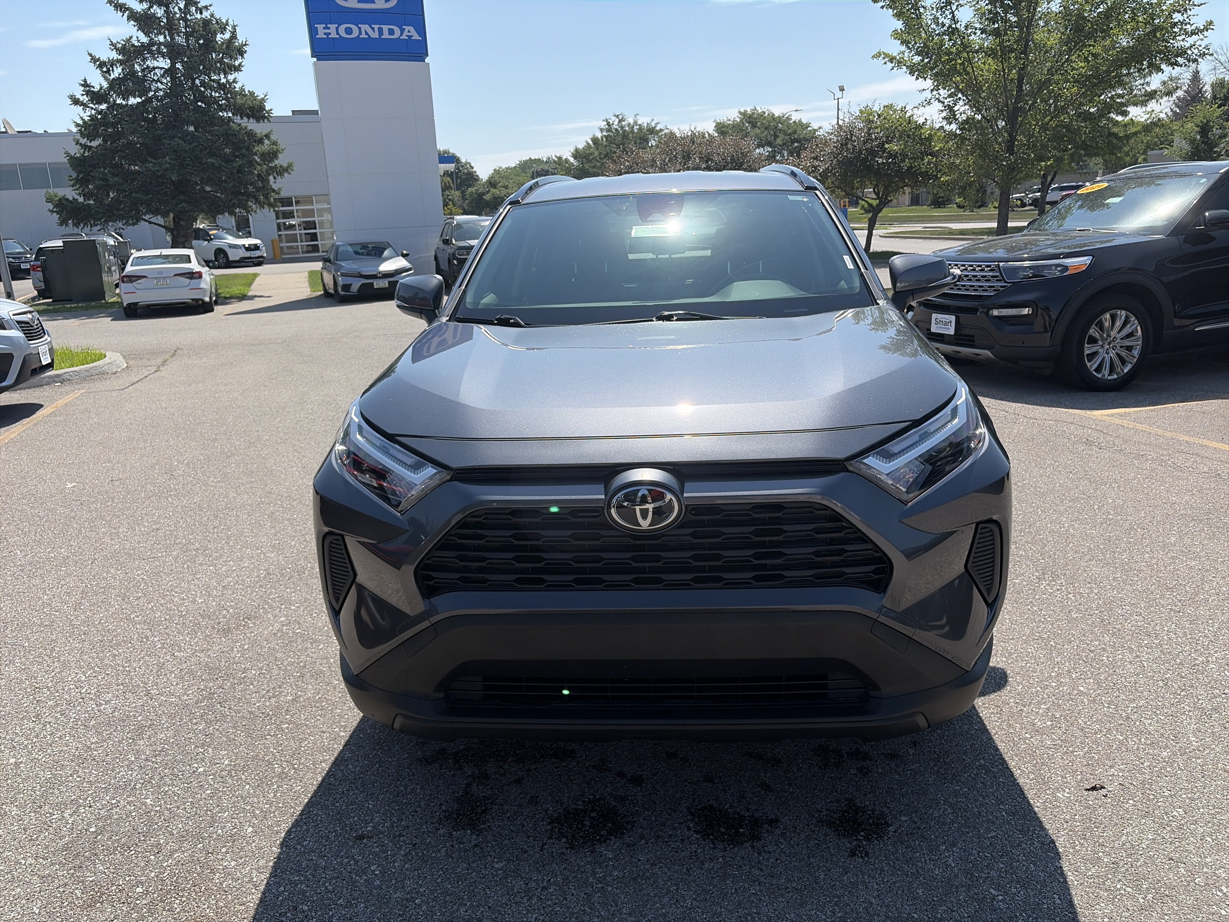 Used 2025 Toyota RAV4 LE AWD/4WD image 2