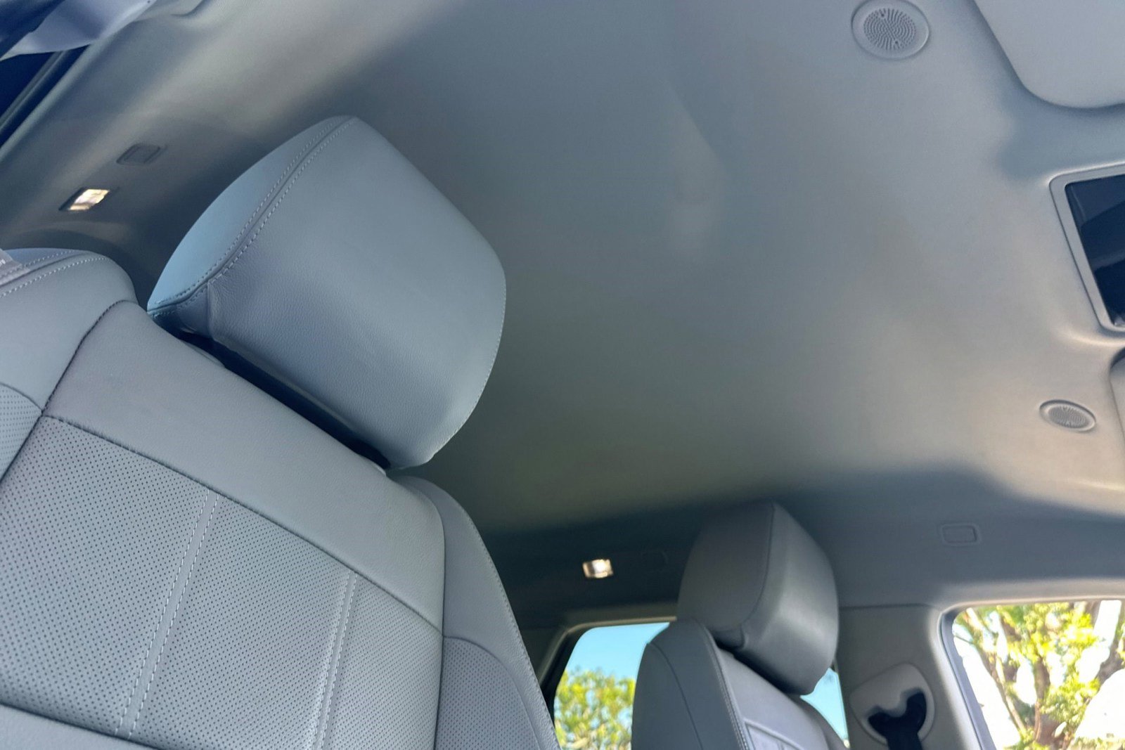 Used 2023 Land Rover Range Rover Evoque S image 25