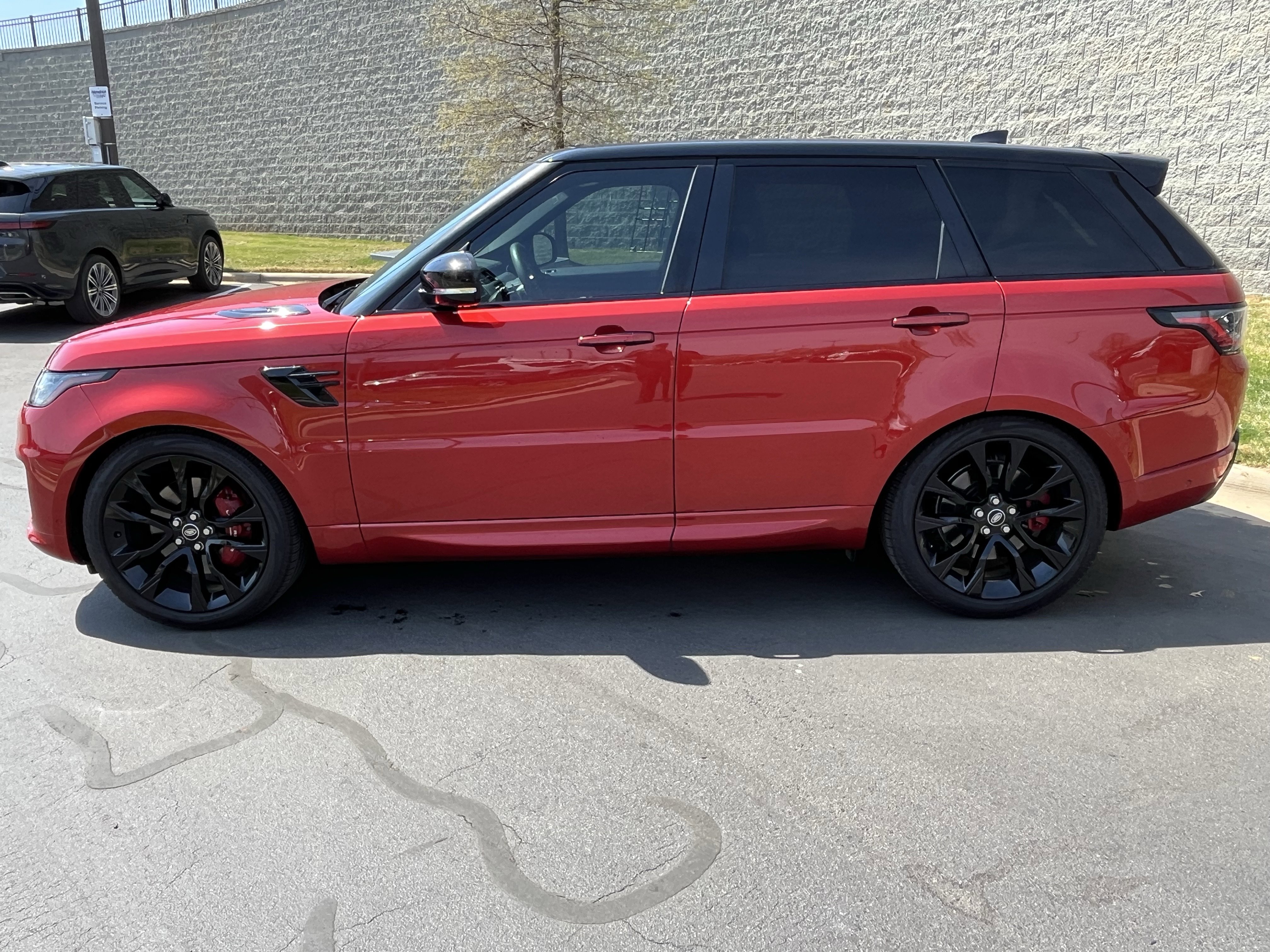 Used 2022 Land Rover Range Rover Sport HST image 4