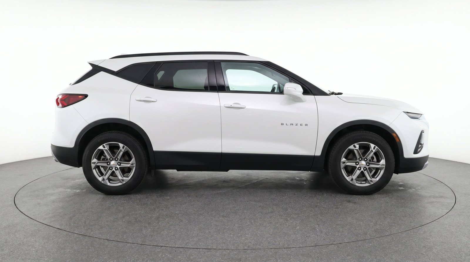 Used 2025 Chevrolet Blazer LT FWD image 11