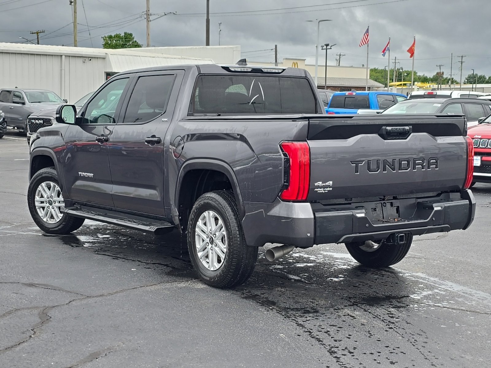 Used 2023 Toyota Tundra SR5 w/ SR5 Convenience Package AWD/4WD image 44