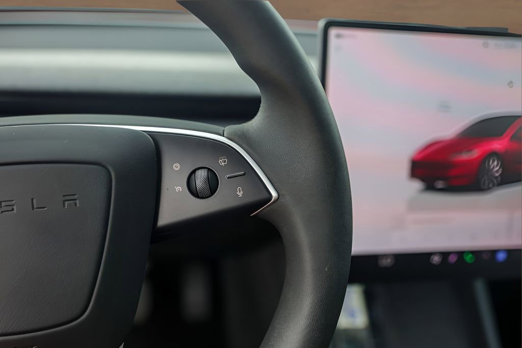 Used 2025 Tesla Model 3 RWD image 13