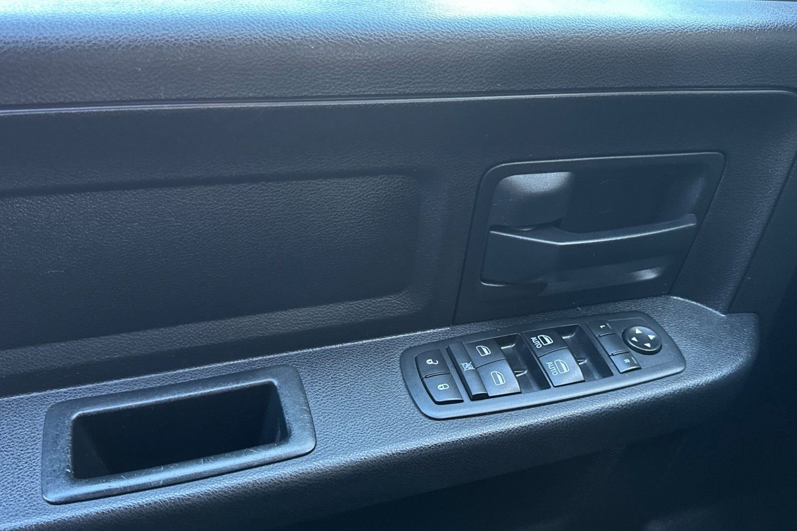 Used 2017 RAM 3500 Tradesman w/ Chrome Appearance Group image 11