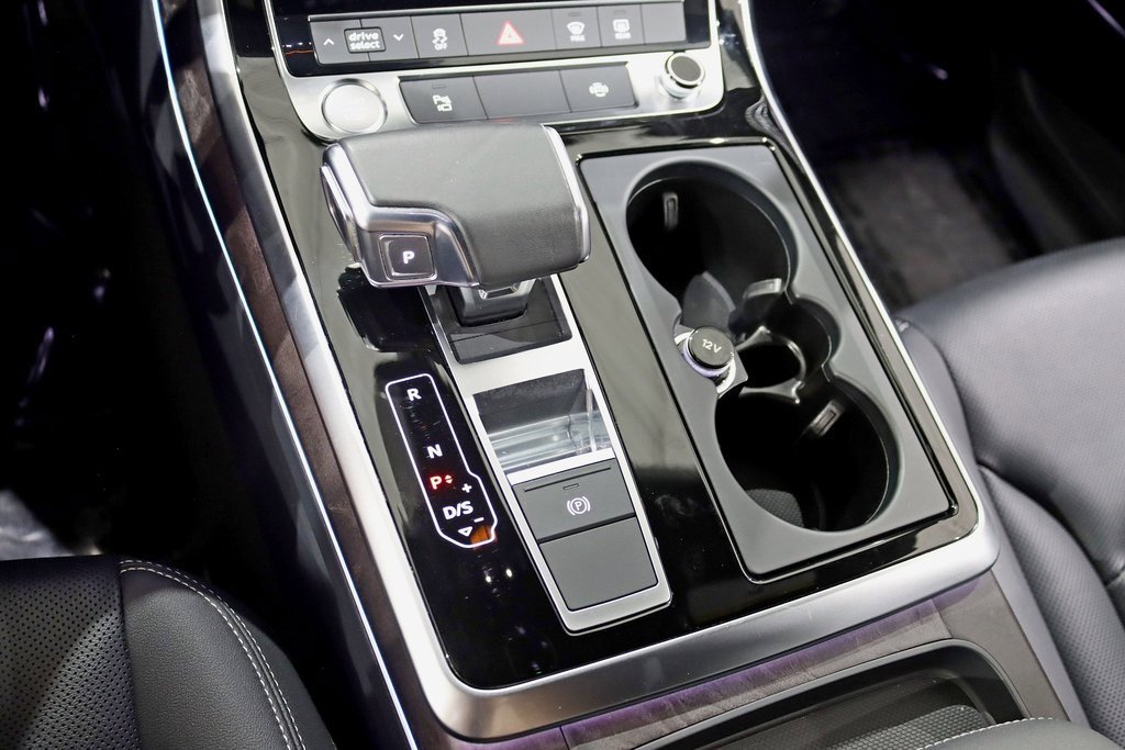 Used 2020 Audi Q8 Premium Plus image 25