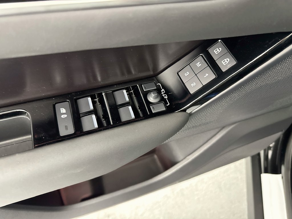 New 2026 Land Rover Range Rover Velar Belgravia AWD/4WD image 18