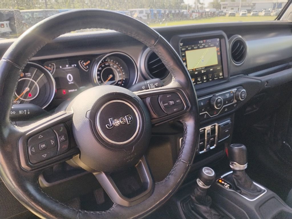 Certified 2023 Jeep Gladiator Sport AWD/4WD image 16