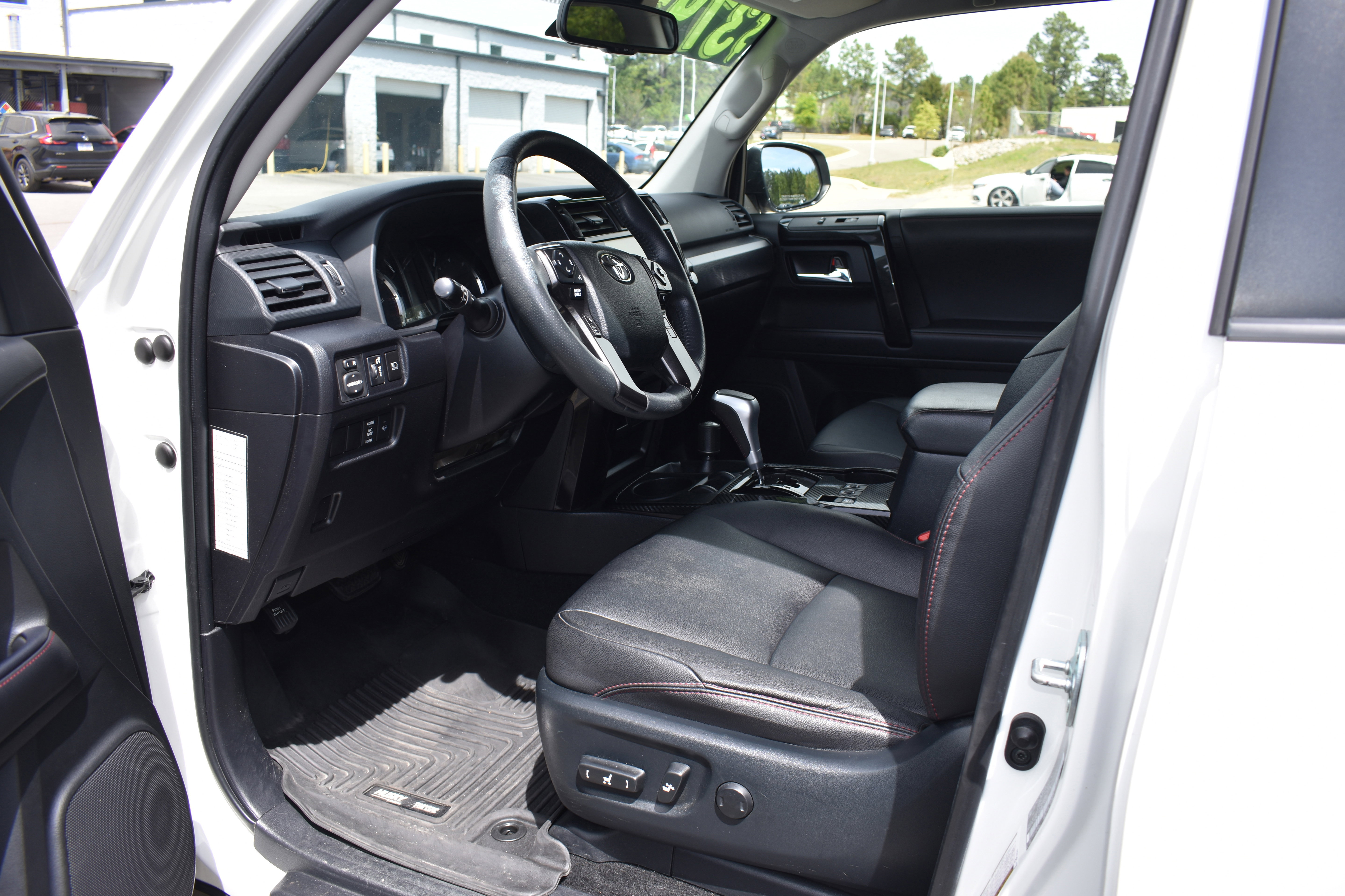Used 2022 Toyota 4Runner TRD Off-Road Premium AWD/4WD image 12