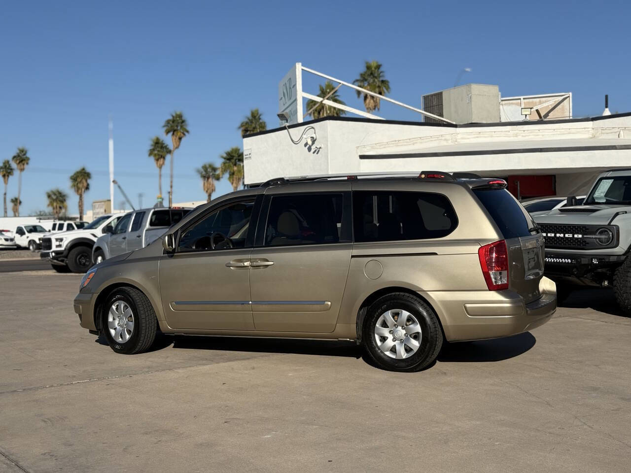 Used 2007 Hyundai Entourage Limited image 10