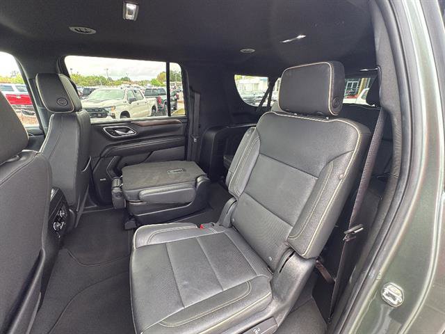 Used 2023 Chevrolet Suburban Premier image 15