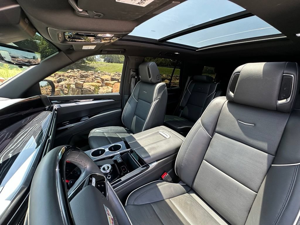 Used 2025 Cadillac Escalade Sport RWD image 44