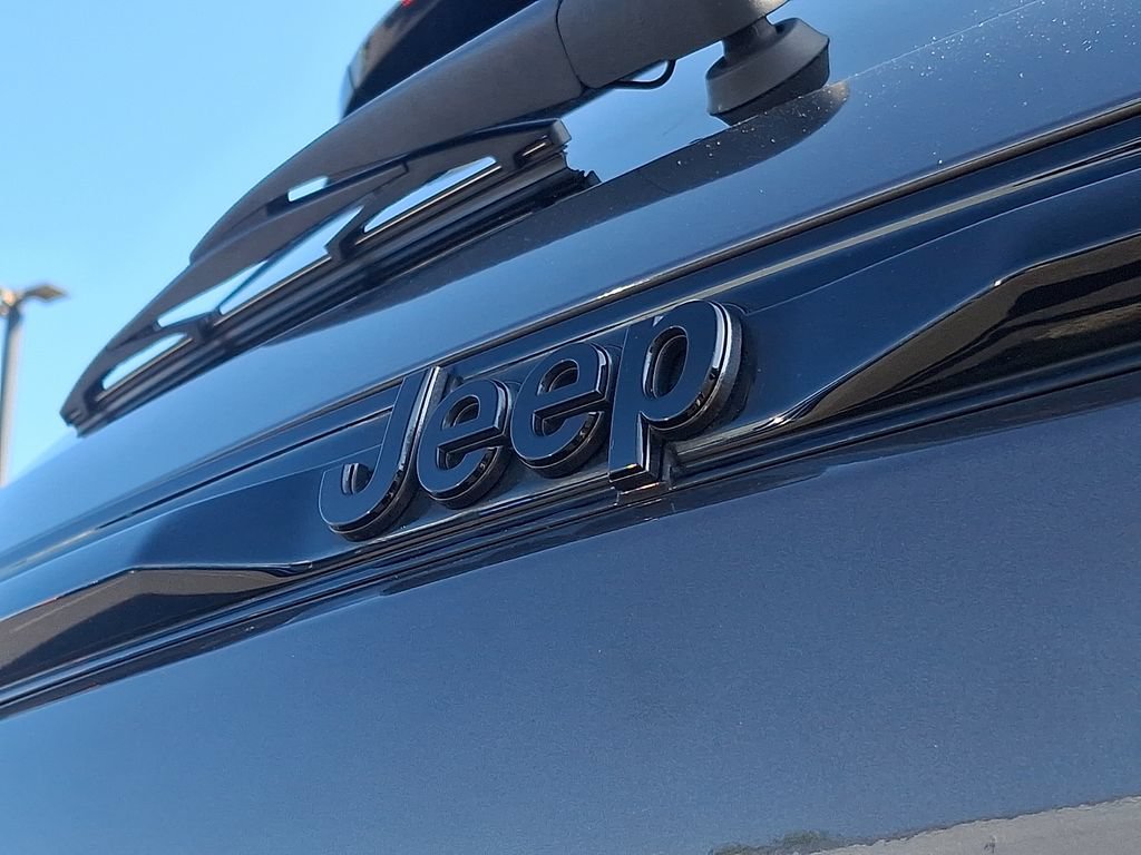 Certified 2023 Jeep Grand Cherokee Altitude AWD/4WD image 30