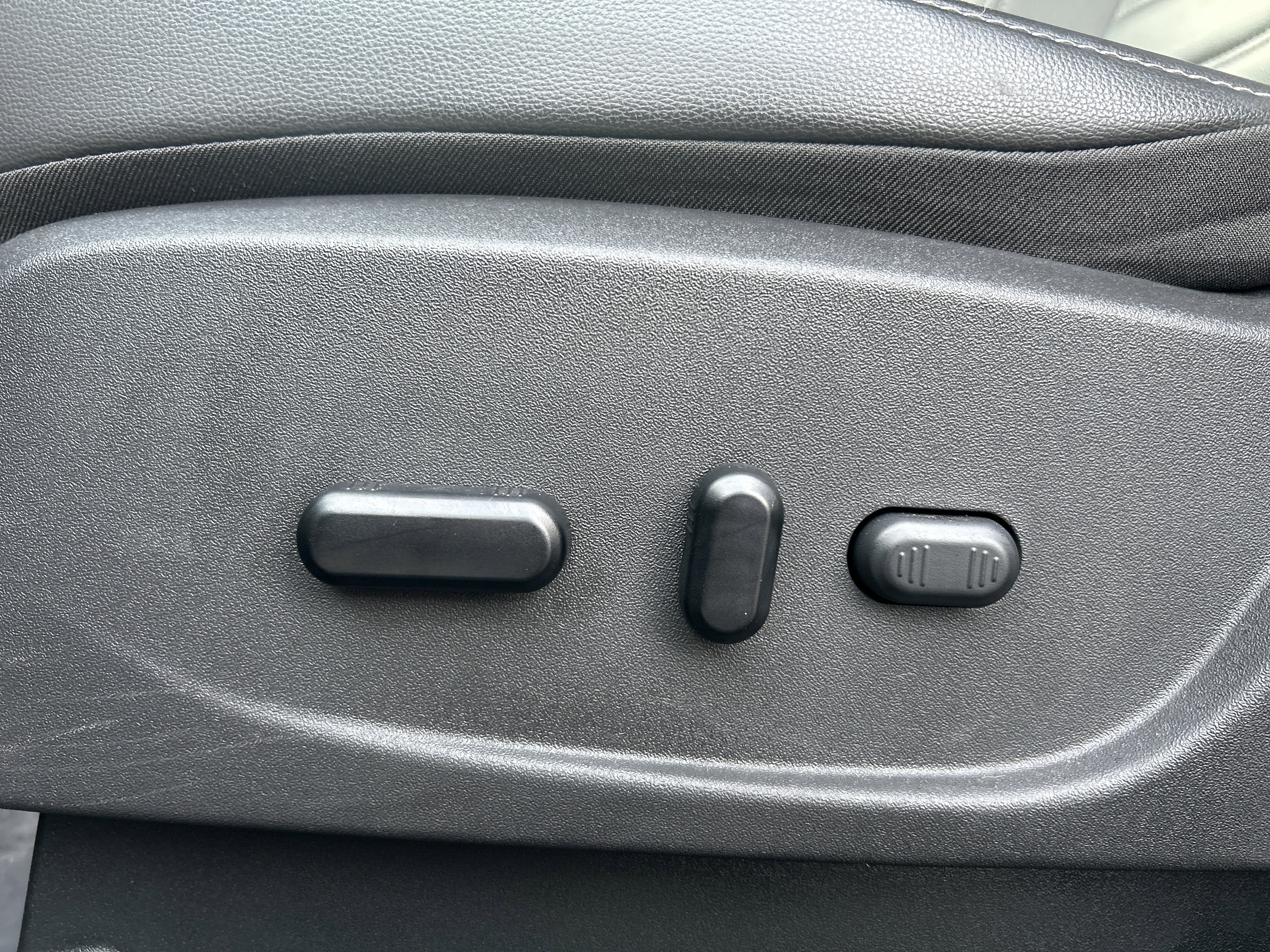 Used 2019 Ford Escape SEL AWD/4WD image 17