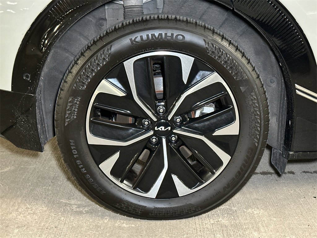 Certified 2024 Kia EV6 Wind w/ Wind Technology Package image 8