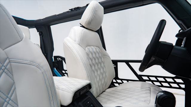 Used 2025 Ford Bronco RETRO image 3