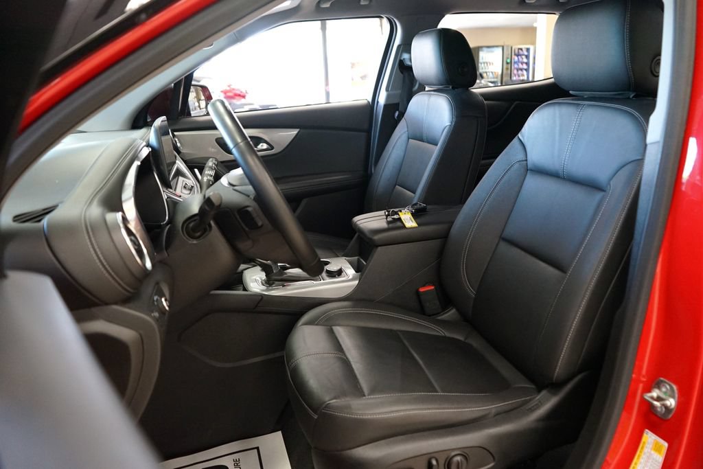 Used 2023 Chevrolet Blazer LT AWD/4WD image 2