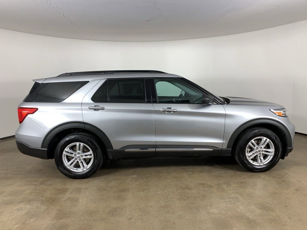 Used 2022 Ford Explorer XLT image 7