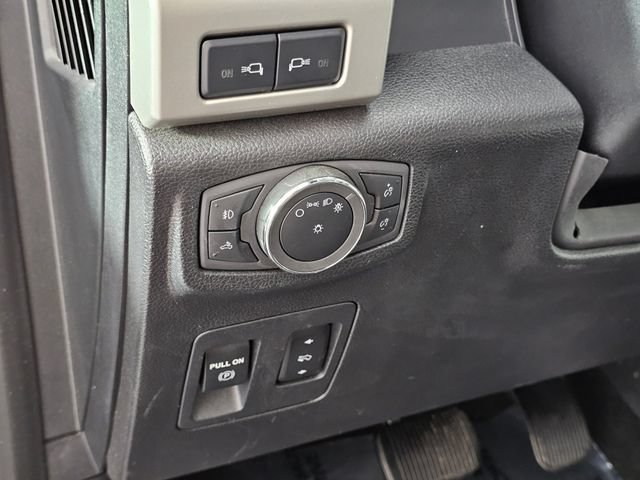 Used 2018 Ford F150 Lariat w/ Equipment Group 502A Luxury AWD/4WD image 19
