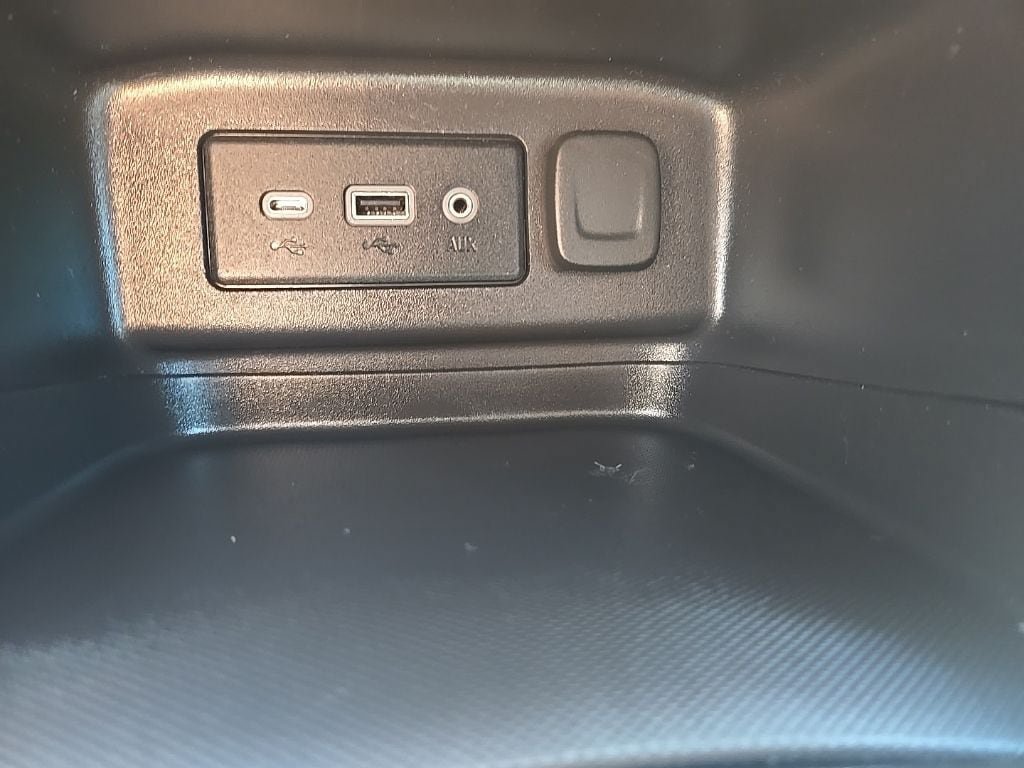 Used 2024 Chevrolet Equinox LS w/ Sport Edition AWD/4WD image 19