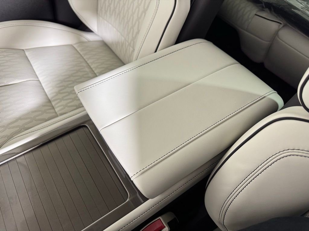 New 2026 Lincoln Nautilus Black Label w/ Jet Appearance Package AWD/4WD image 34