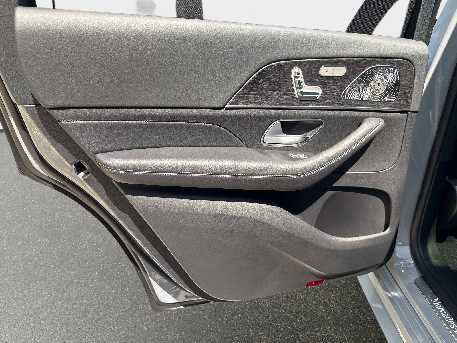 New 2026 Mercedes-Benz GLS 450 4MATIC image 12