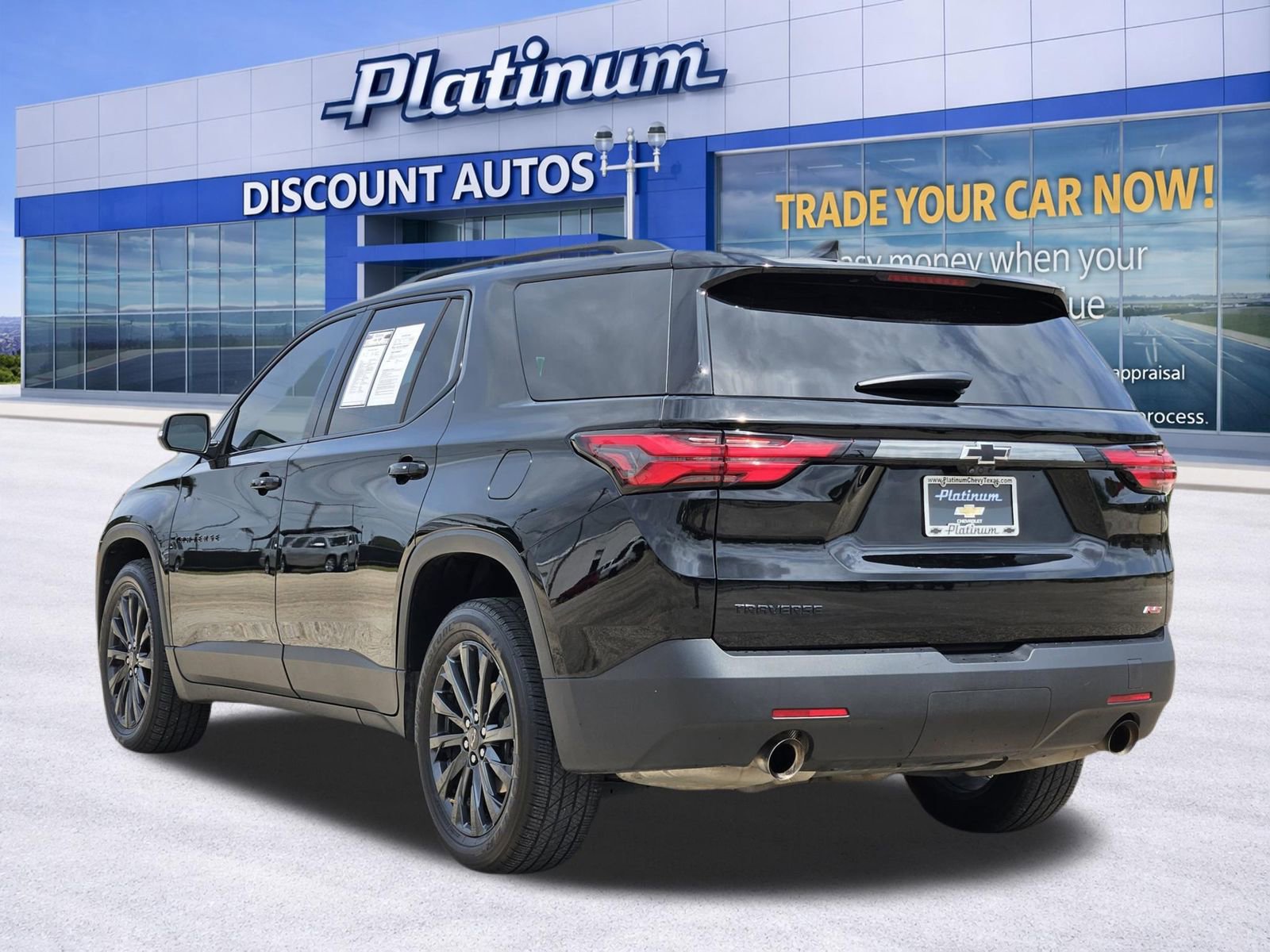 Used 2023 Chevrolet Traverse RS image 4