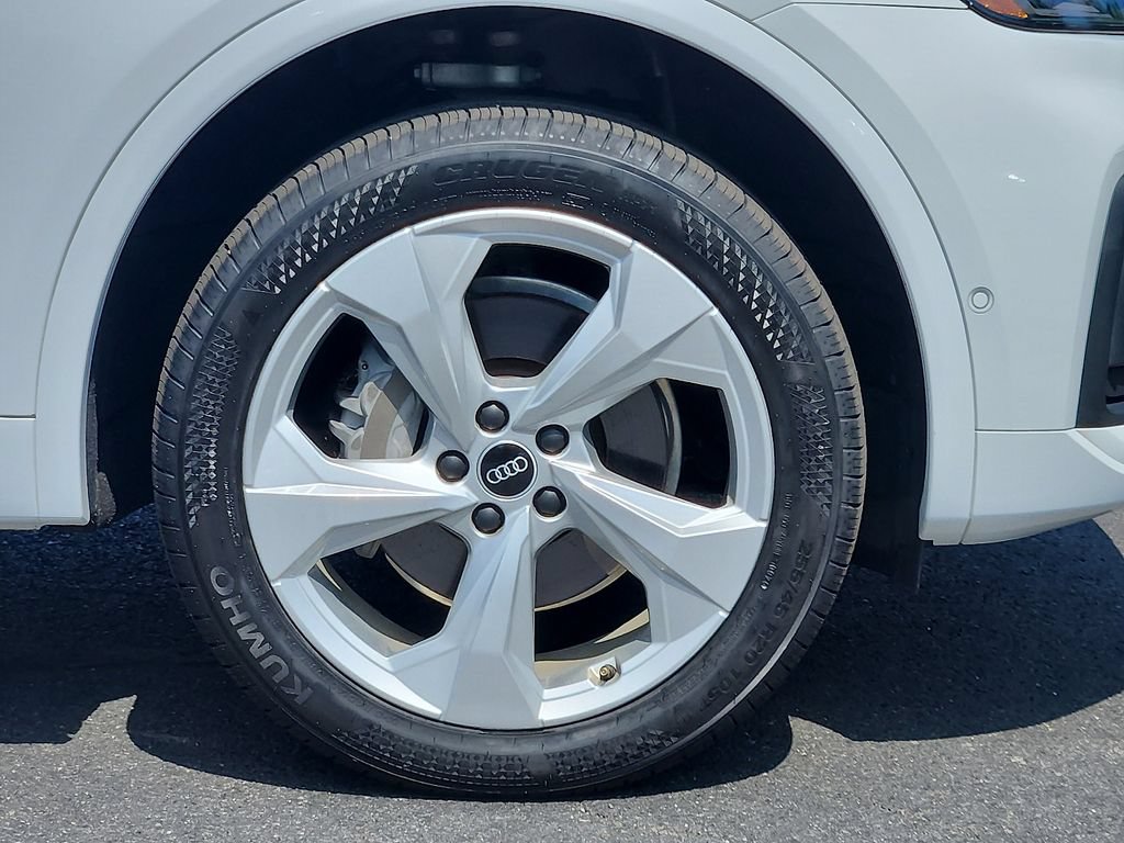 Used 2021 Audi Q5 Prestige w/ Prestige Package AWD/4WD image 14