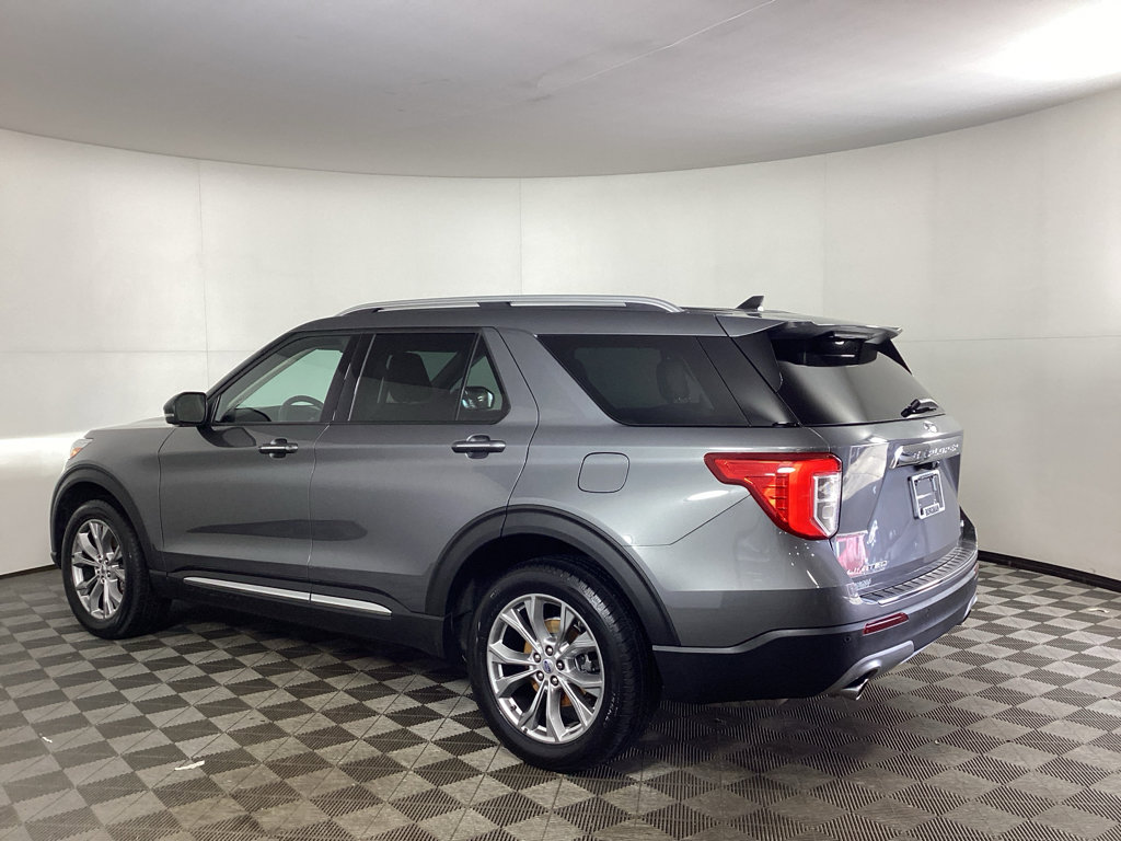 Used 2023 Ford Explorer Limited w/ Equipment Group 301A AWD/4WD image 4