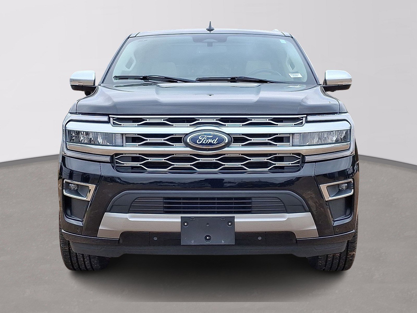 Used 2023 Ford Expedition Platinum image 2